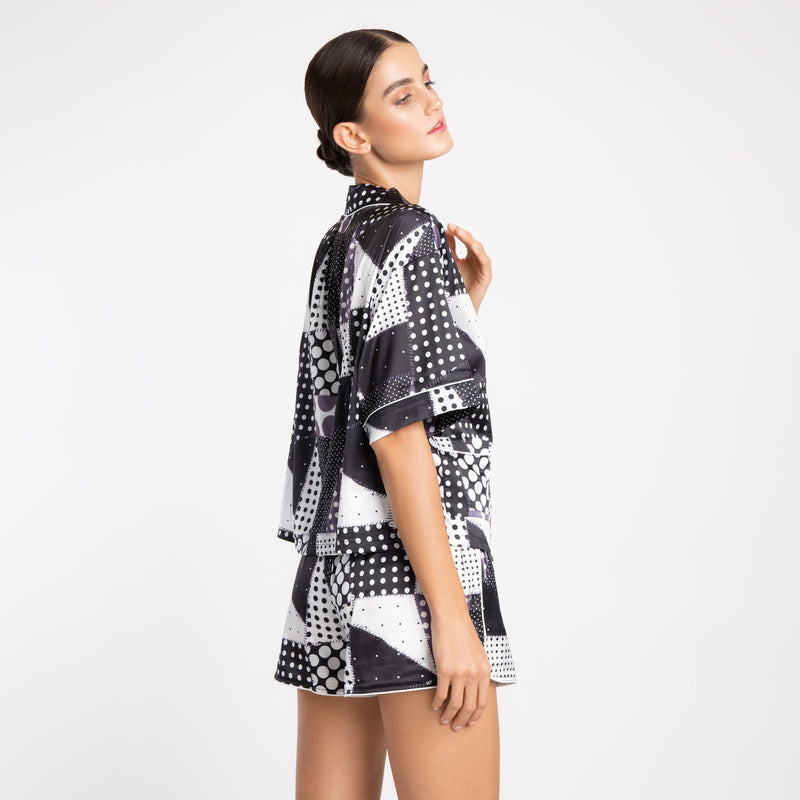 BLACK & WHITE DOTTED SHORT